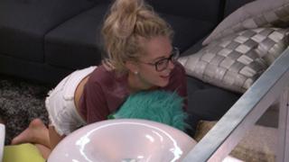 Nicole Franzel feet photo 5