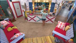 Nicole Franzel feet photo 2