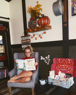 Nicole Franzel feet photo 12