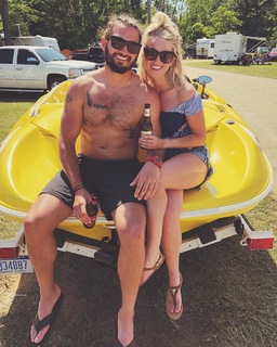 Nicole Franzel feet photo 8
