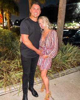 Nicole Franzel feet photo 9