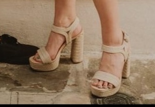Nicole Franzel feet photo 2