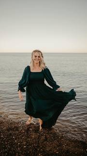 Nicole Franzel feet photo 11