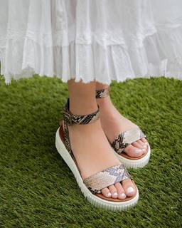 Nicole Kay Clark feet photo 4