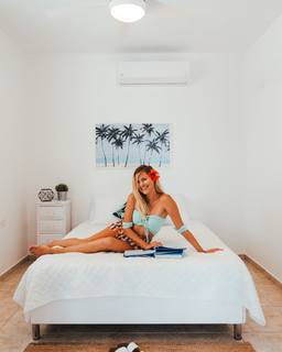 Nicole Kay Clark feet photo 4
