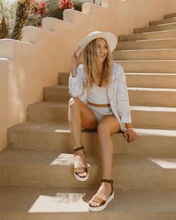 Nicole Kay Clark feet photo 10