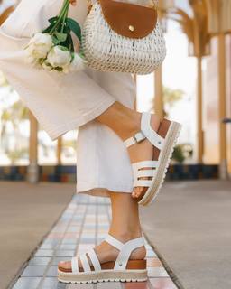 Nicole Kay Clark feet photo 9