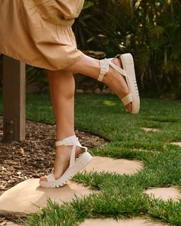 Nicole Kay Clark feet photo 11