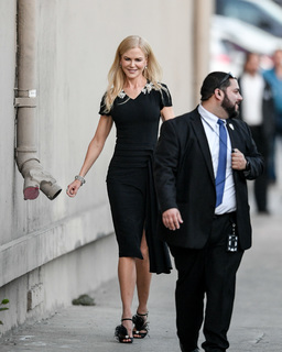 Nicole Kidman feet photo thumbnail