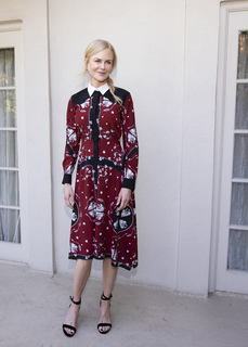 Nicole Kidman feet photo thumbnail