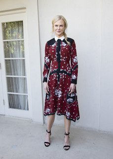 Nicole Kidman feet photo thumbnail