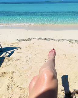 Nicole Kidman feet photo thumbnail