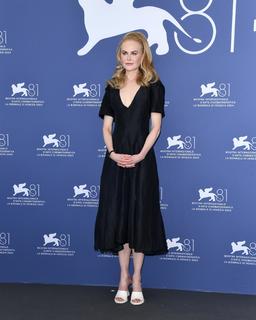 Nicole Kidman feet photo thumbnail