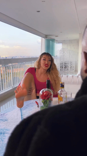 Nicole Louise feet photo 7