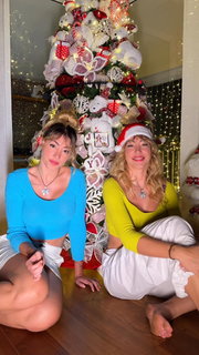 Nicole Louise feet photo 3