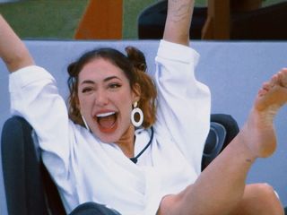 Nicole Louise feet photo 17