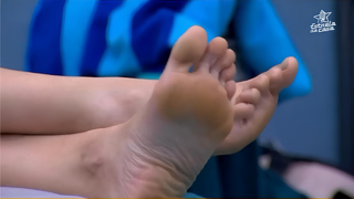 Nicole Louise feet photo 14