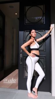 Nicole Lynn Williams feet photo 1