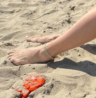 Nicole Lynn Williams feet photo 15