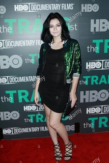 Nicole Maines feet photo 3