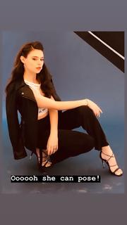 Nicole Maines feet photo 9