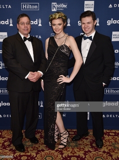 Nicole Maines feet photo 7