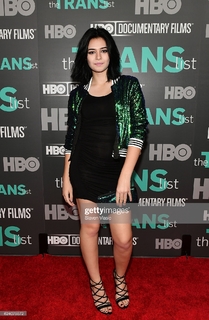 Nicole Maines feet photo 5