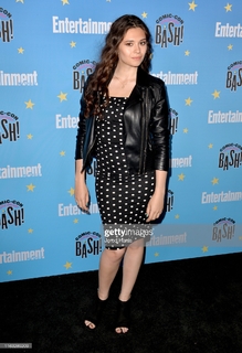 Nicole Maines feet photo 17