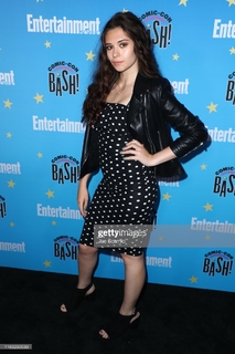 Nicole Maines feet photo 16