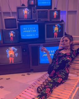 Nicole Maines feet photo 14