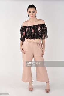 Nicole Maines feet photo 4