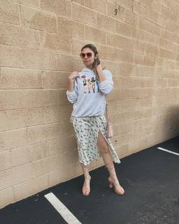 Nicole Maines feet photo 15