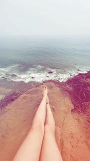 Nicole Maines feet photo 5