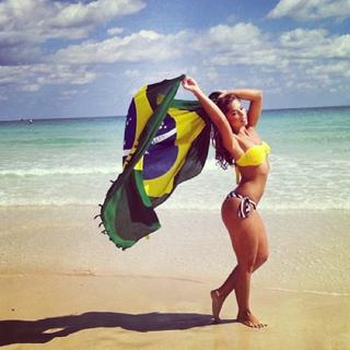 Nicole Mejia feet photo 2