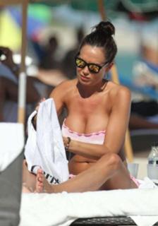 Nicole Minetti feet photo 6