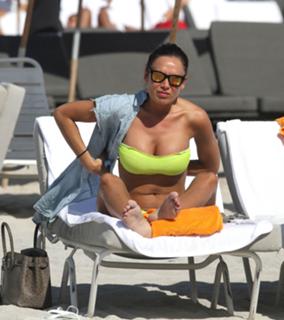 Nicole Minetti feet photo 10