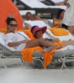 Nicole Minetti feet photo 3