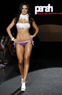 Nicole Minetti feet photo 16