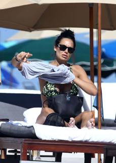 Nicole Minetti feet photo 5