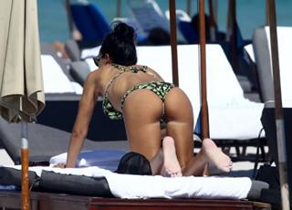 Nicole Minetti feet photo 3