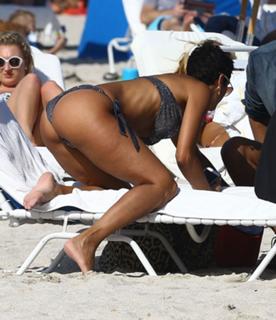 Nicole Murphy feet photo thumbnail