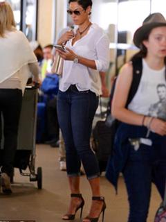 Nicole Murphy feet photo thumbnail