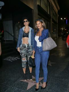 Nicole Murphy feet photo thumbnail