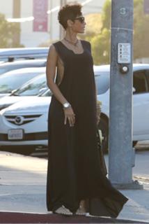 Nicole Murphy feet photo thumbnail