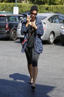 Nicole Murphy feet photo thumbnail