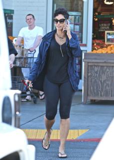Nicole Murphy feet photo thumbnail