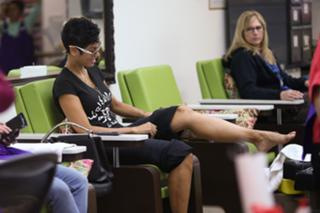 Nicole Murphy feet photo thumbnail