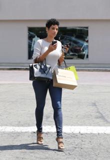 Nicole Murphy feet photo thumbnail