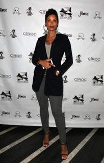 Nicole Murphy feet photo thumbnail