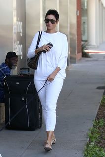 Nicole Murphy feet photo thumbnail
